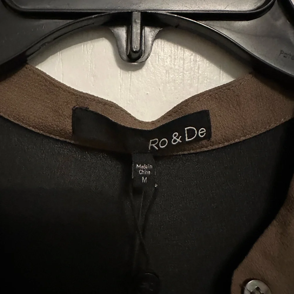 NWT Ro & De Sleeveless Tuxedo Blouse in Olive & Black - Sz M - Picture 3 of 3